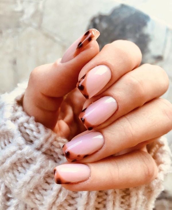tortie french tip fall manicure ideas