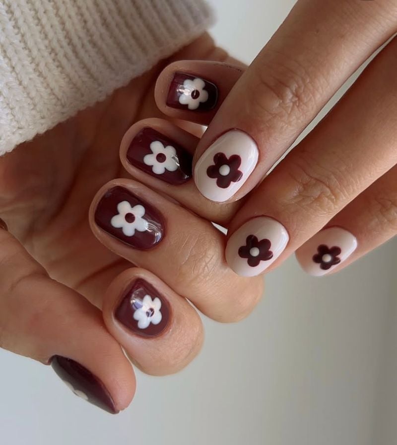 cute fall nails daisy