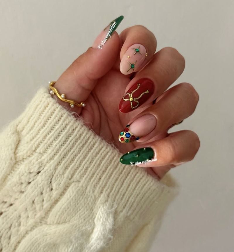 classic Christmas nails