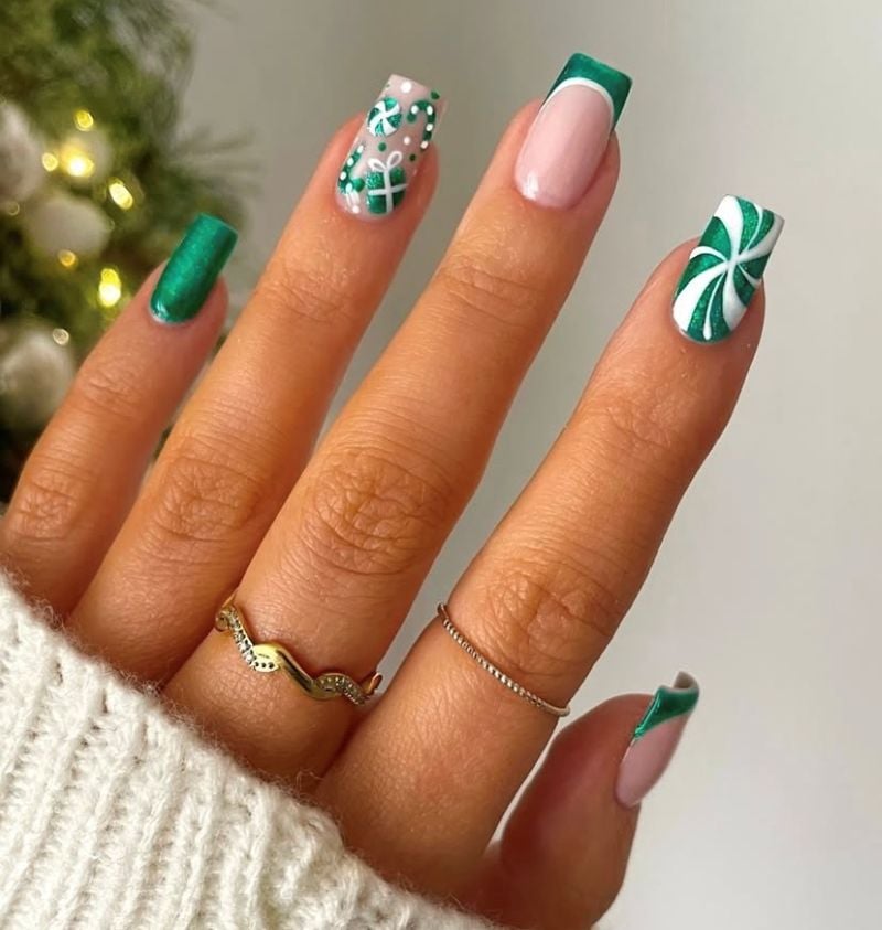 green Christmas nail idea