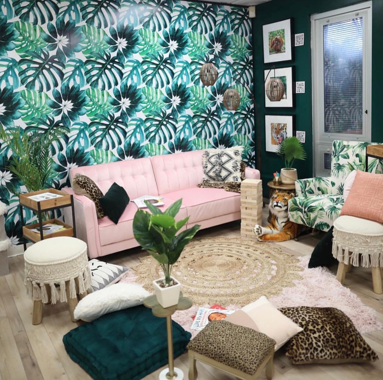 classroom with pink couch