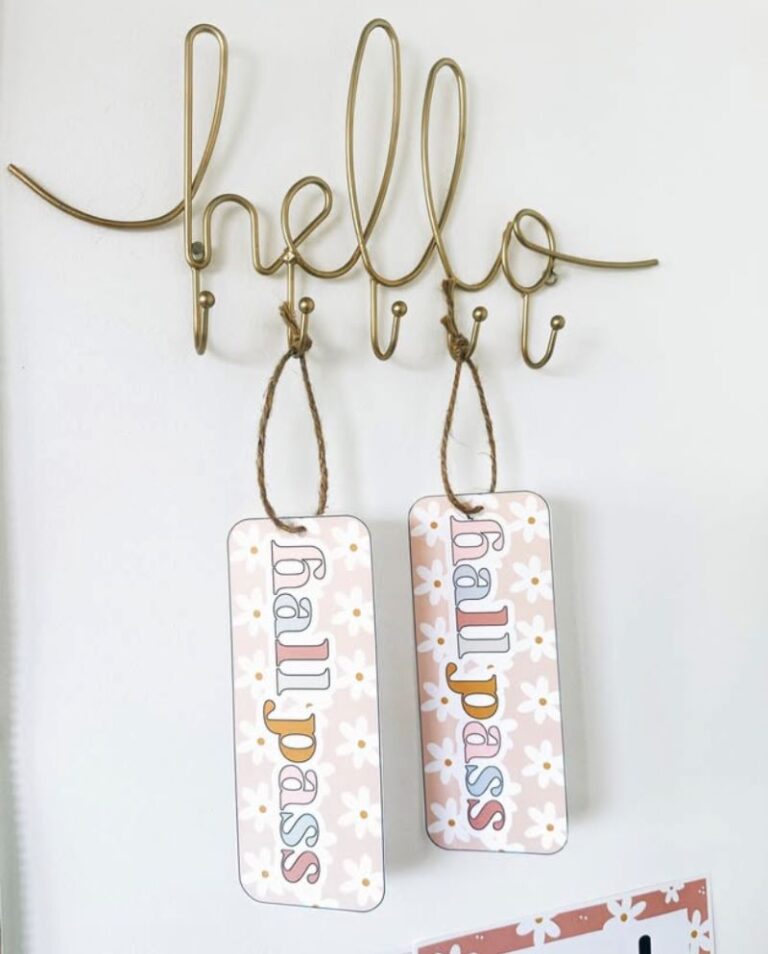 Cute Retro & Boho Daisy Classroom Theme Ideas - Chaylor & Mads