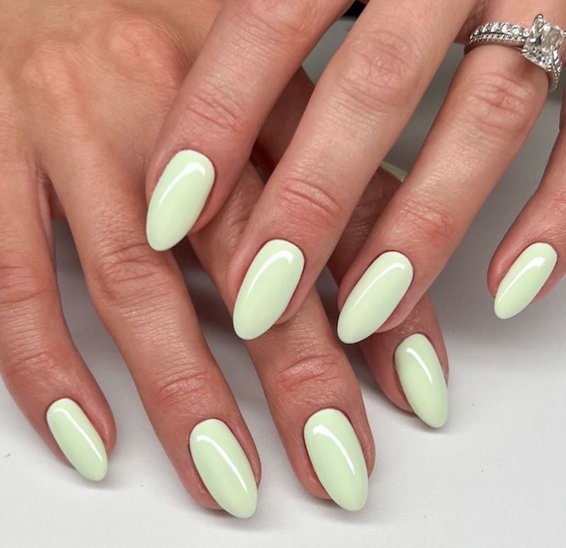 pistachio green nails