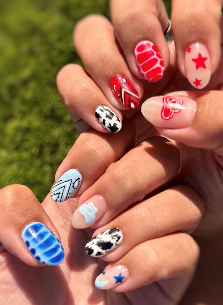 cute 4th of July nails 2025
