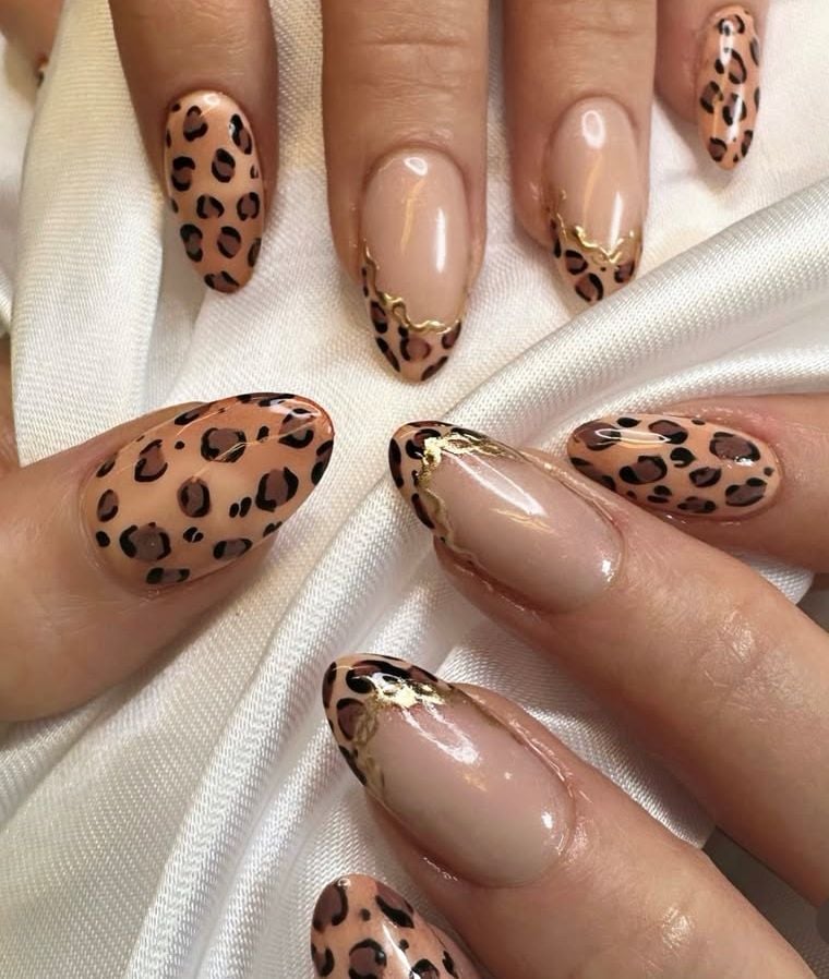 gold leopard print nails